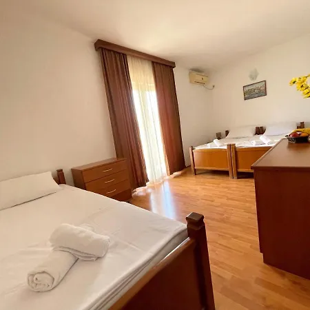 Ns Velji Vinogradi * Budva