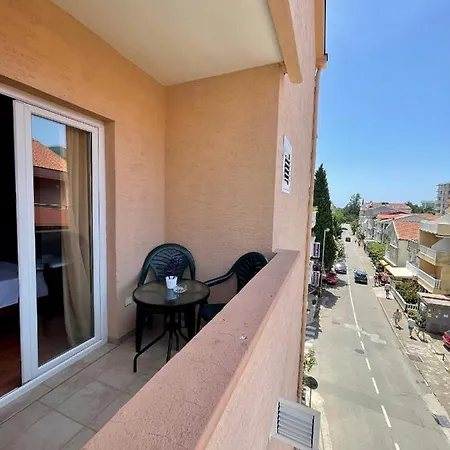 Ns Velji Vinogradi Bed & Breakfast Budva